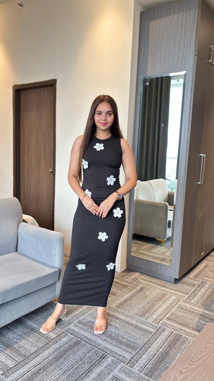 FLORAL EMBRACE BLACK DRESS